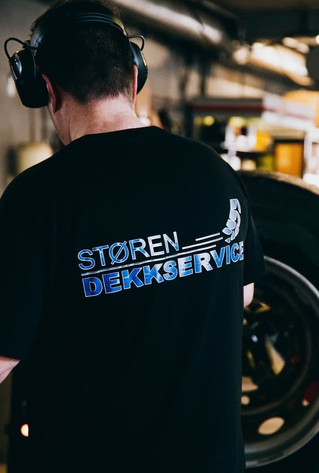 Ansatt i Støren Dekkservice-t-skjorte